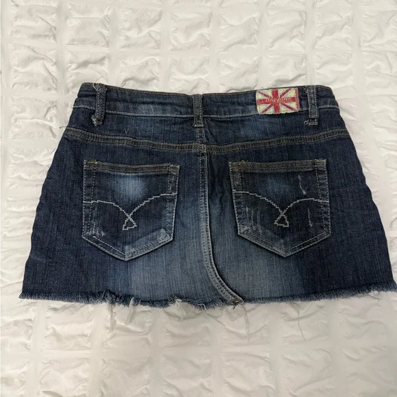 Machine mini skirt!Cross listed on Mercari and Curtsy